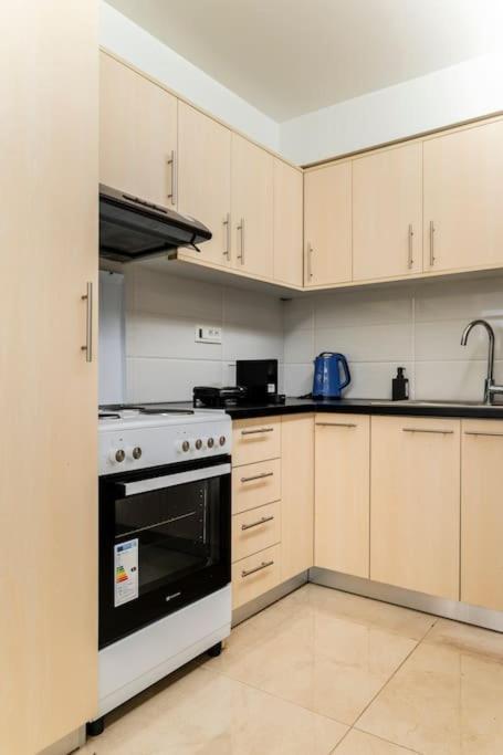 Apartment At Ano Glifada. Athènes Extérieur photo